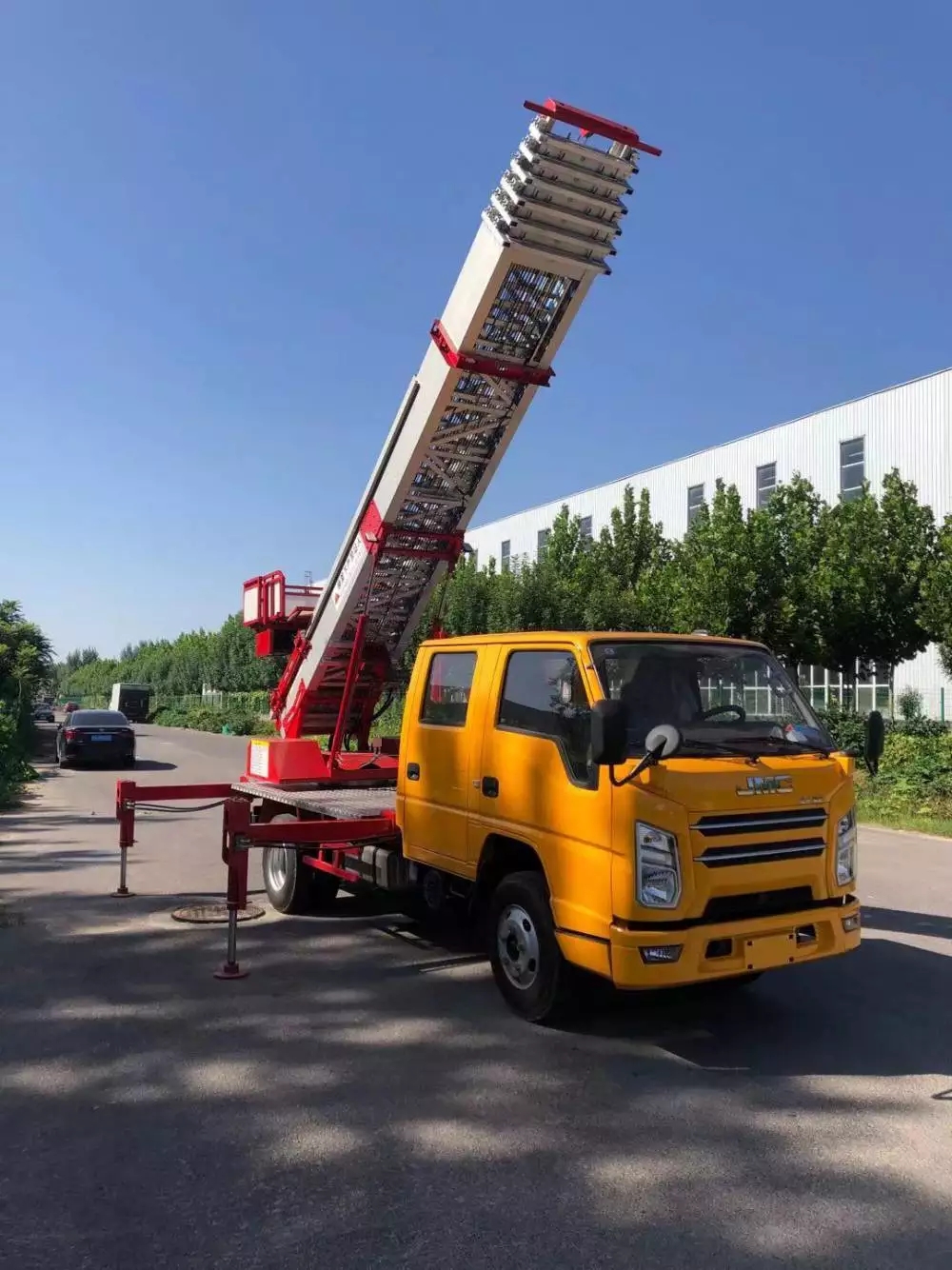 乐平附近的云梯车出租服务：轻松解决高空作业需求