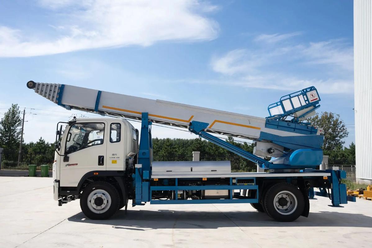 乐平云梯上料车租赁费用